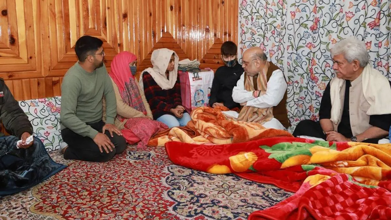 Amit Shah reaches Srinagar, visits house of inspector killed by terrorists last month