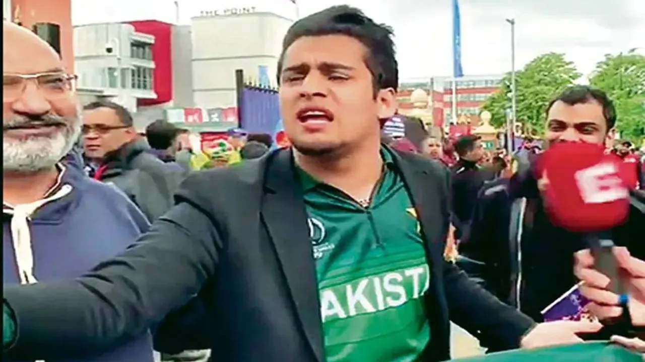 Maro Mujhe Maro Guy