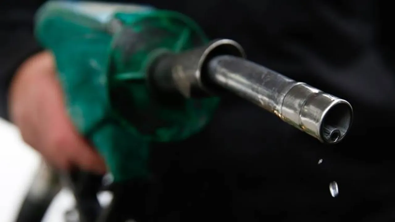 Kolkata Petrol and Diesel price hike 1 November 2021
