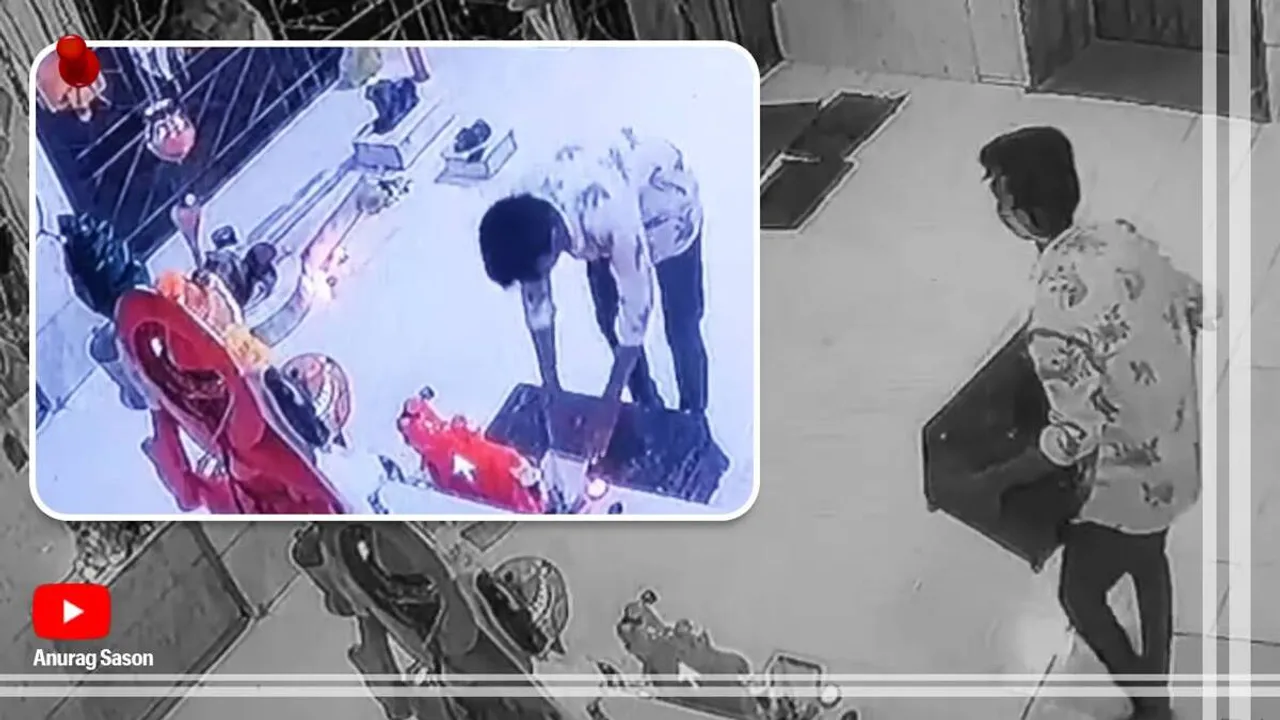 Thief seeks blessings from god before escaping with temple’s donation box