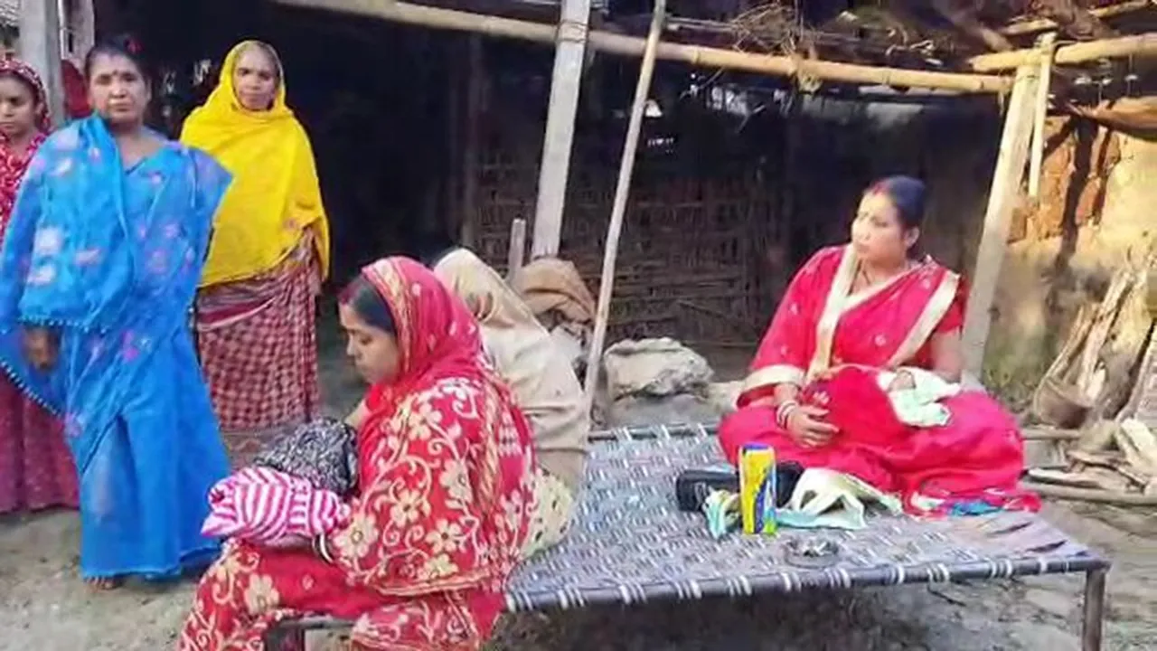 Maldah's Manikchak snatches newborn baby, plays drums and dances
