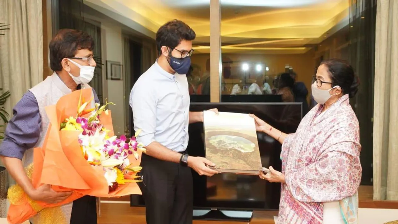 Mamata meets Aaditya, coins slogan ‘Jai Maratha, Jai Bangla’