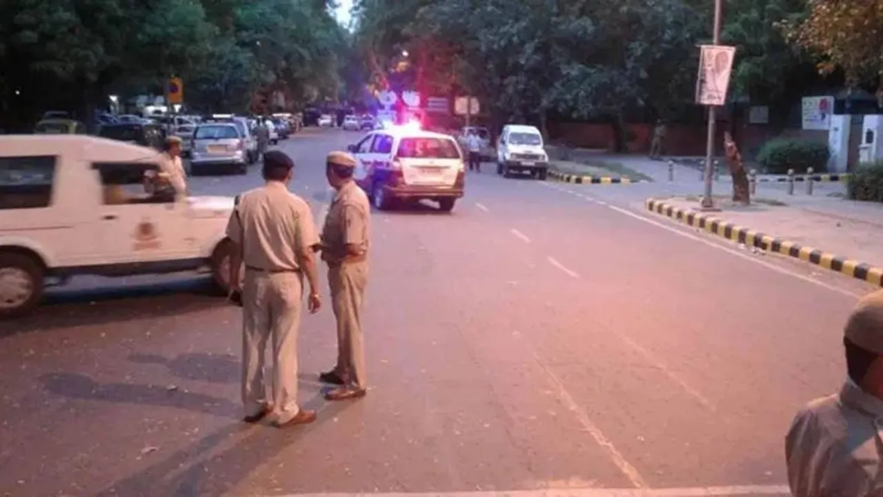 Delhi, Woman-Daughter, Delhi Police