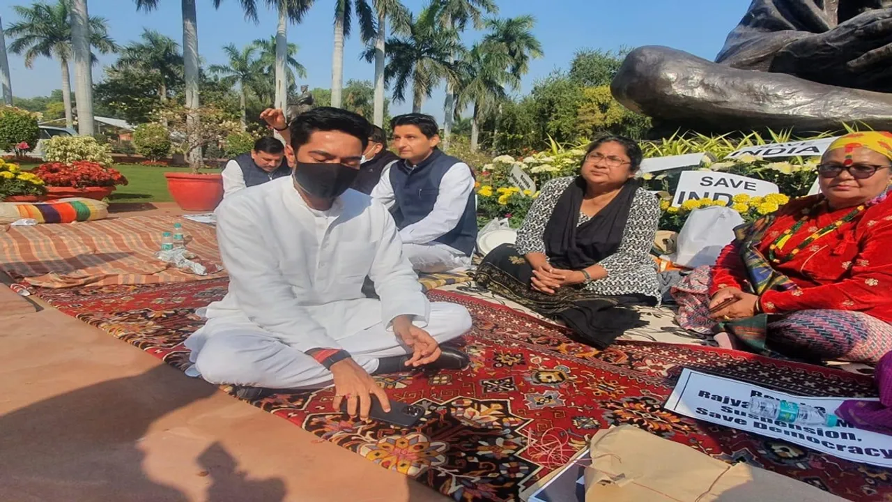 abhishek banerjee joins tmc mps dharna in parliament area