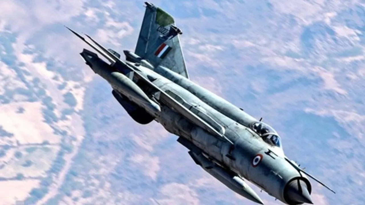MiG-21 aircraft crashes in Rajasthans Jaisalmer, pilot dead