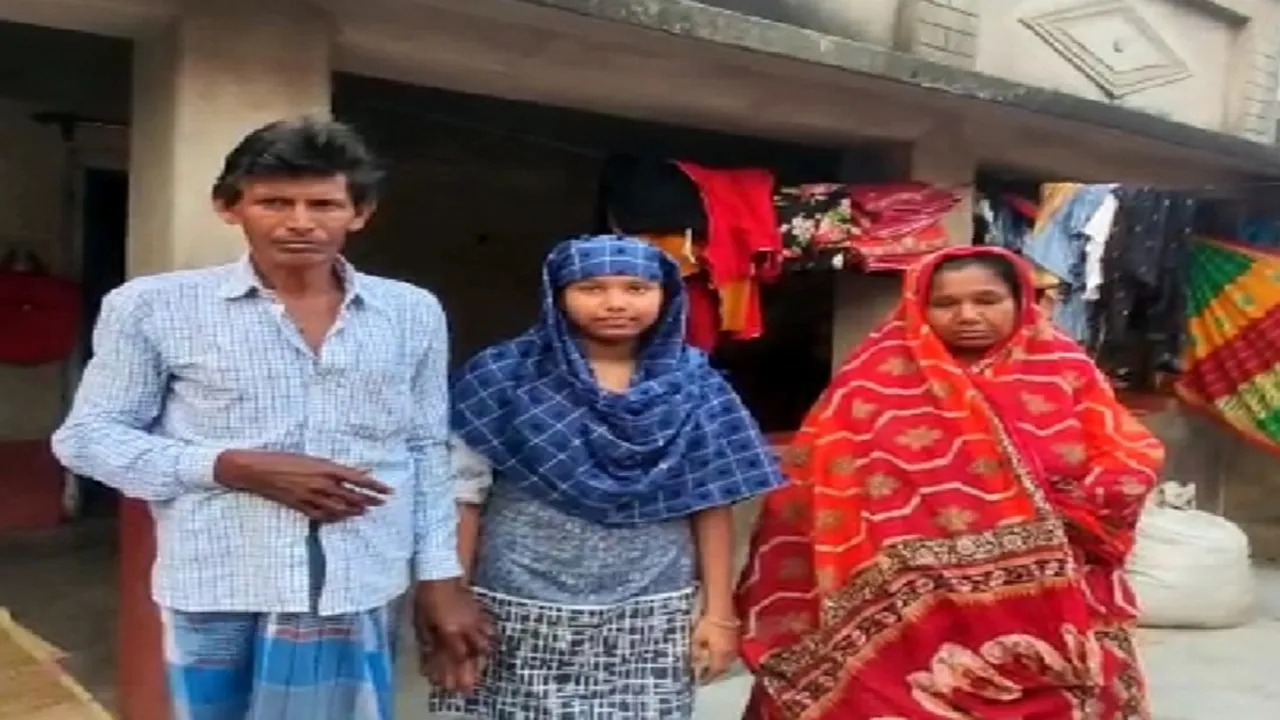 Samina Khatun, a teenager from Jamalpur in Burdwan, wants to do well in Madhyamik Examination