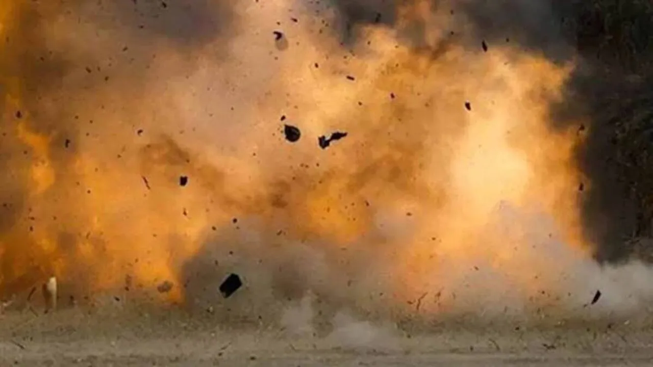 Himachal Pradesh, Explosion at illegal crackers factory leaves six women are dead