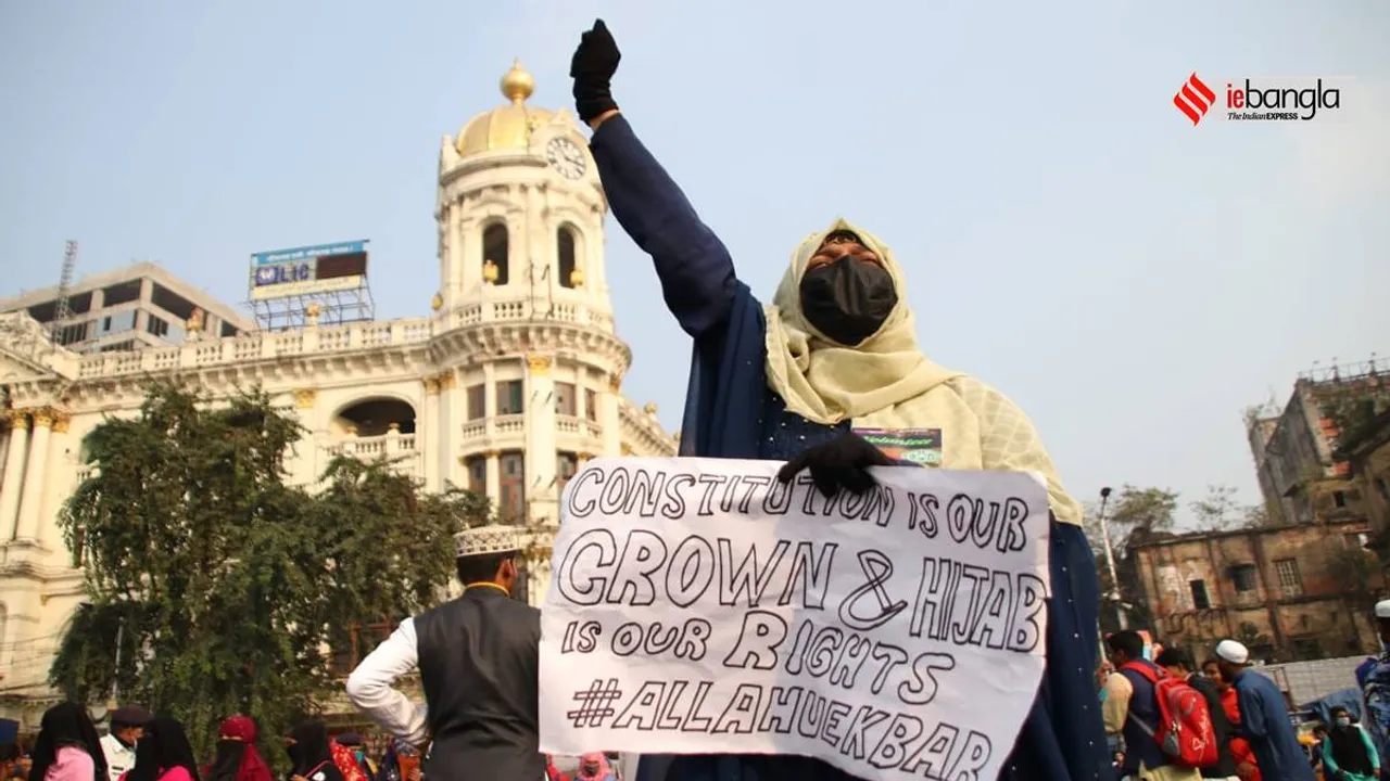 Hijab Row: Kolkata Students, Muslim women show protest