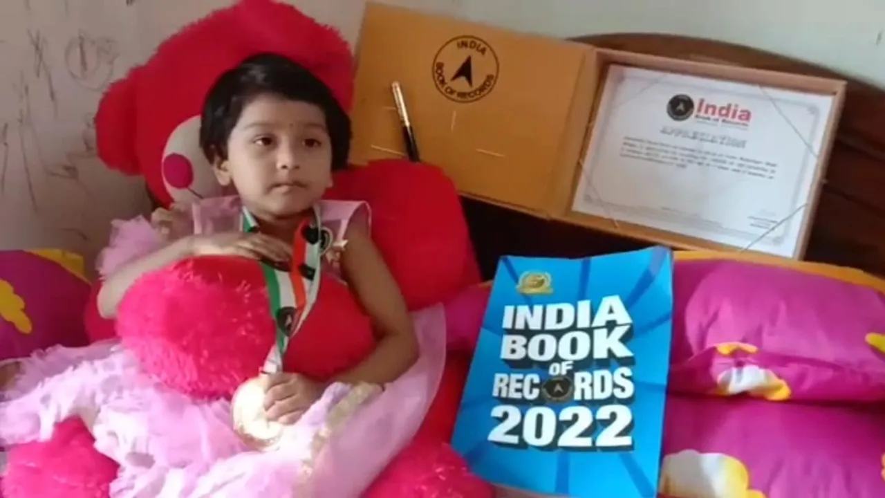 a minor girl samridhhi maiti from kolaghat have got to enlisted her name in indian book of records