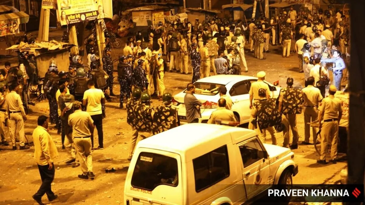 Communal clash on Hanuman Jayanti in Delhi, 6 policemen are among injured