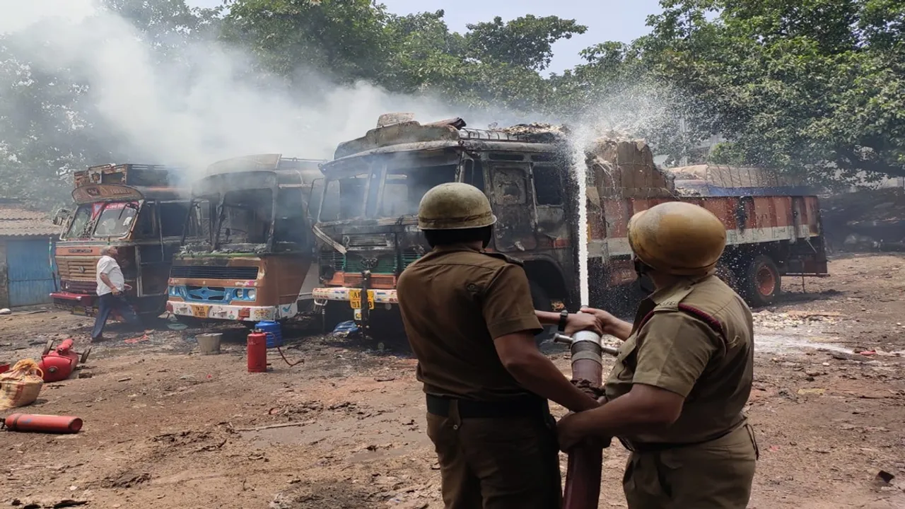 fire breaks out in trucks at beleghata