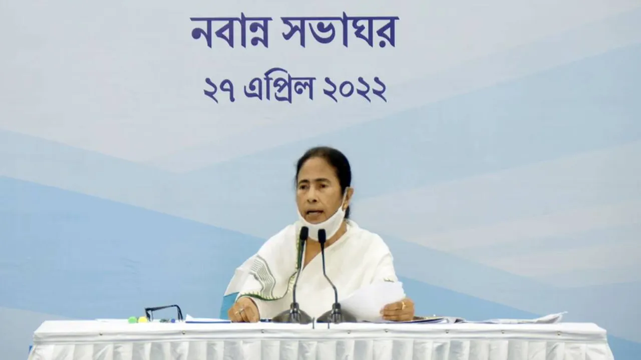 রাজ্যের সব স্কুলে ২ মে থেকে গরমের ছুটি, নবান্নে ঘোষণা মুখ্যমন্ত্রীর