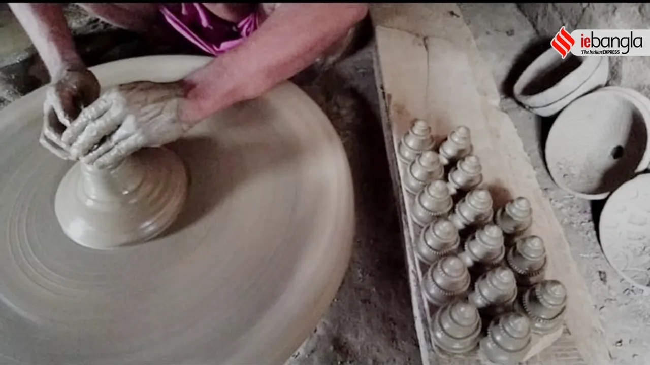 মাটির জিনিস- কুমোর- pottery