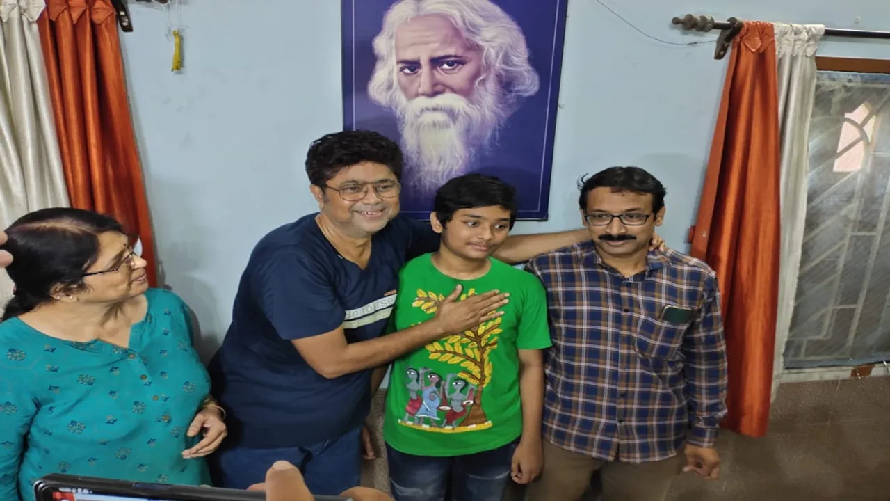 Watch Video: West Bengal Madhyamik Topper Raunak Mandal loves to read feluda stories