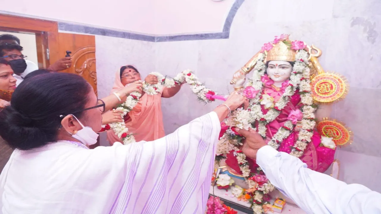 mamata banerjee singur santoshi maa temple, সিঙ্গুর মমতা সন্তোষী মায়ের মন্দির