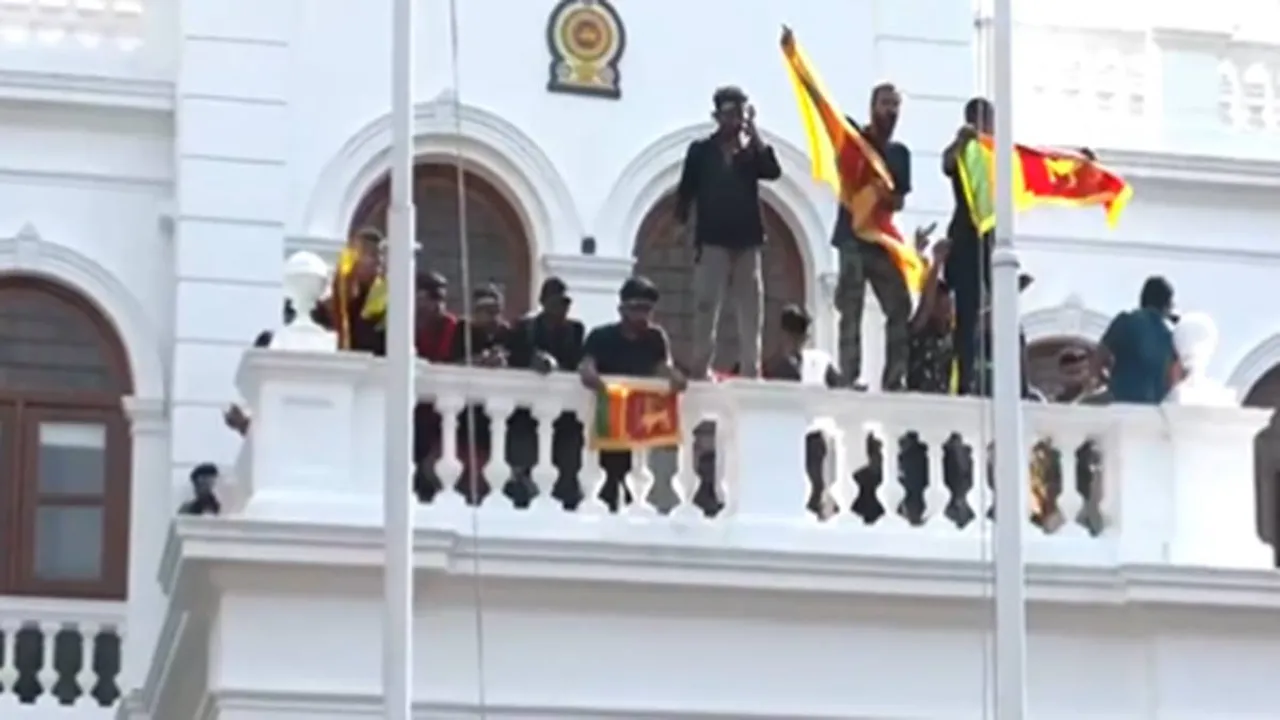 Sri Lanka crisis, Sri Lanka crisis protests, Sri Lanka crisis news, Sri Lanka news, Sri Lanka live, Gotabaya Rajapaksa, Wickremesinghe, Gotabaya news, Rajapaksa news, Wickresinghe news, Sri Lanka news Indian Express
