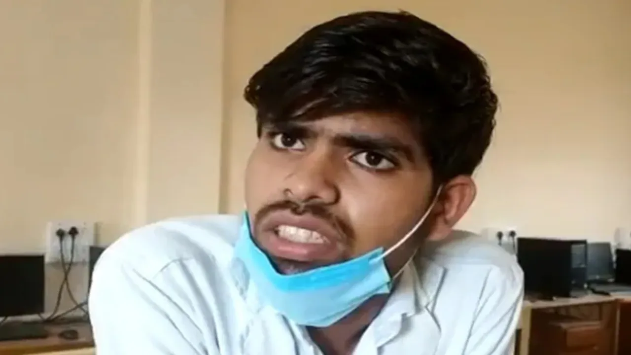 Jitendra Ahirwar,Madhya Pradesh,MP,Sagar,syringe,Vaccination