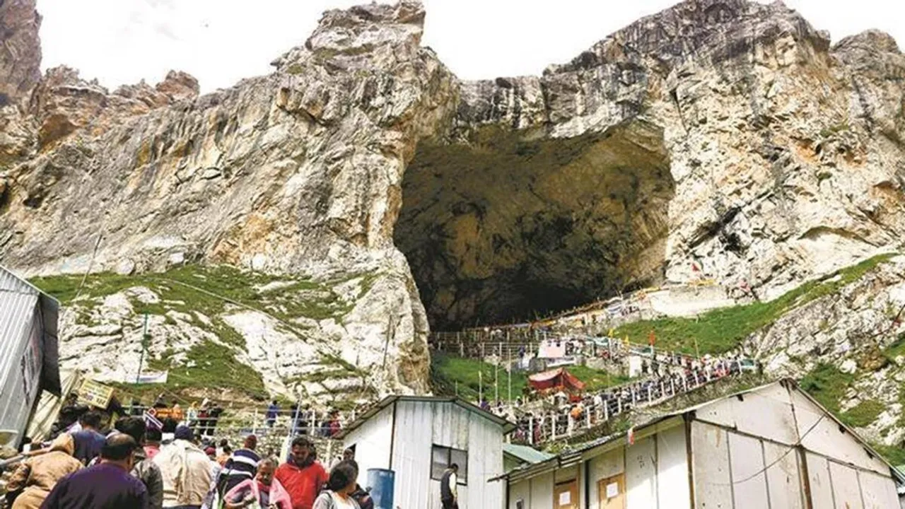 Amarnath Yatra, Amarnath Yatra 2022, Jammu and Kashmir Amarnath, security cover Amarnath, Amarnath pilgrimage, Indian Express