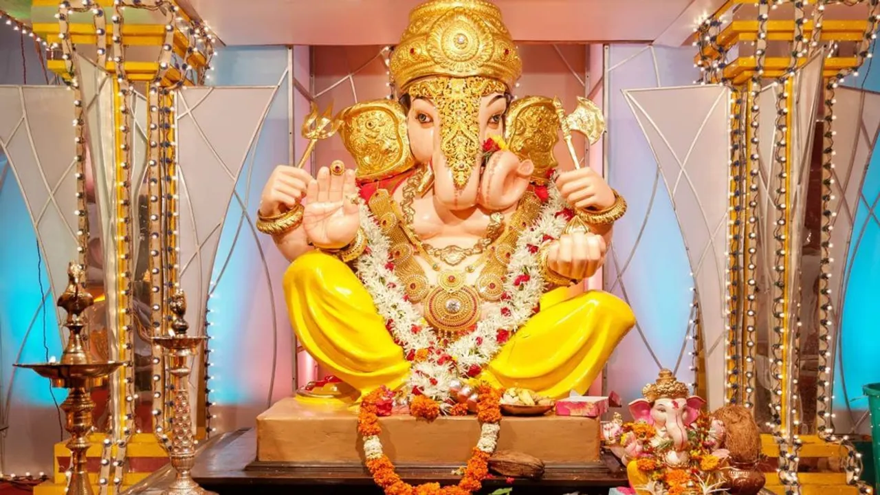 anesh Chaturthi, swarna ganesh, gold ganesh idol, when is ganesh Chaturthi, Ganesh Chaturthi 2022, Lord Ganesha, viral video, viral 2022, Uttar Pradesh, Chandausi