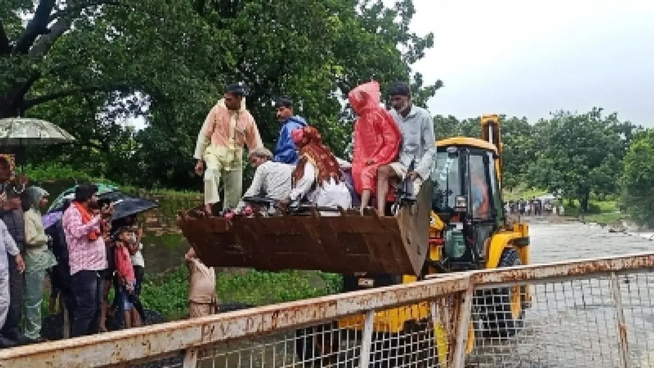 Viral News Today,MP News Today,Madhya Pradesh Ki News,Google Trends,Pregnant Woman,Bridge Crossed By JCB,Neemuch News