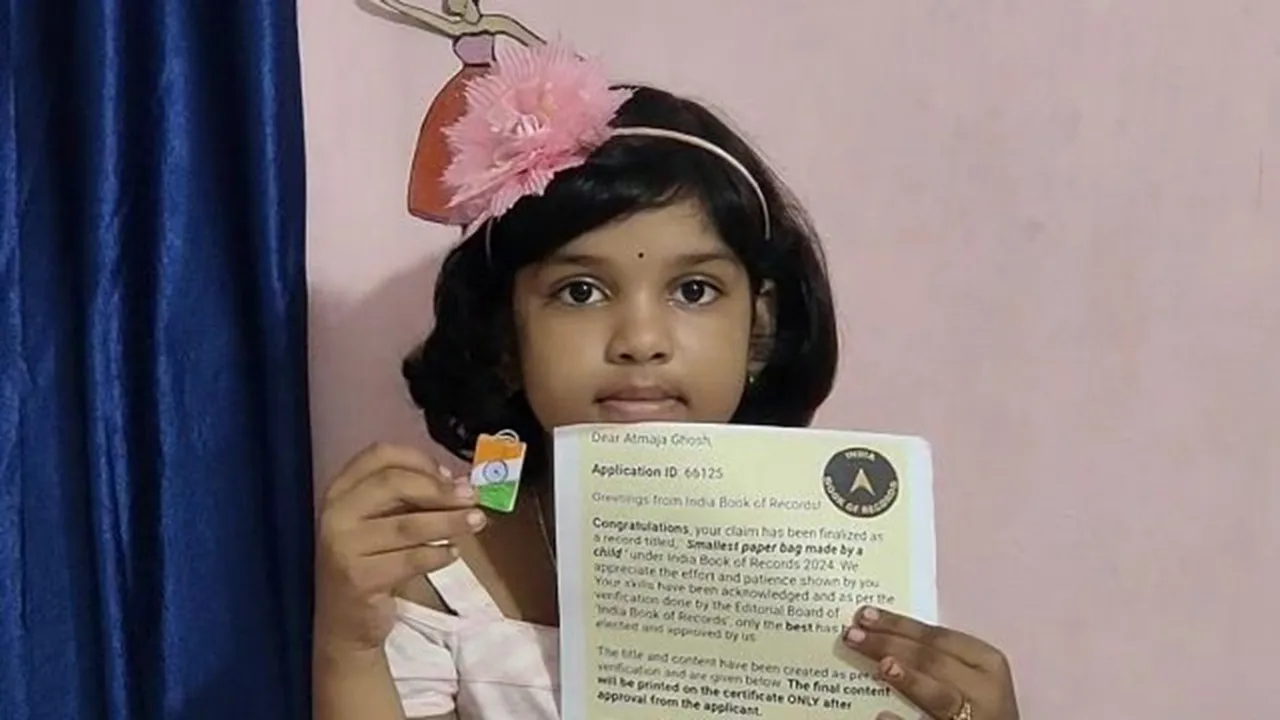 atmaja kar made indias smallest paper bag