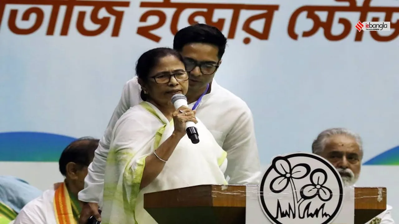 didir doot tmc didir suraksha kawach panchayat strategy mamata banerjee, গ্রামে গ্রামে দিদির দূতেরা ক্ষোভের মুখে, ঢিলে সুরক্ষাকবচ, বিড়ম্বনাতেই পঞ্চায়েত কৌশল লুকিয়ে তৃণমূলের