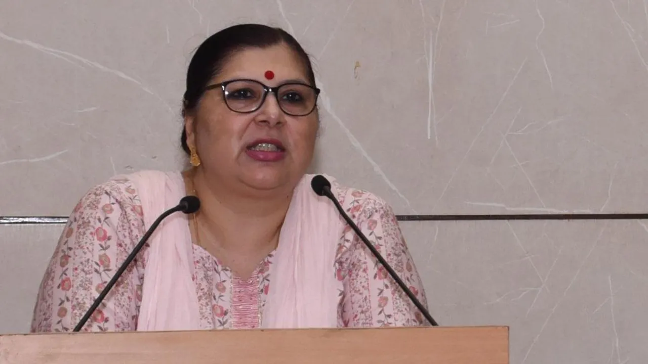 Bihar sanitary pads, Bihar IAS sanitary pads reply, Bihar IAS officer, NCW Bihar IAS officer, NCW, Bihar news, Indian Express