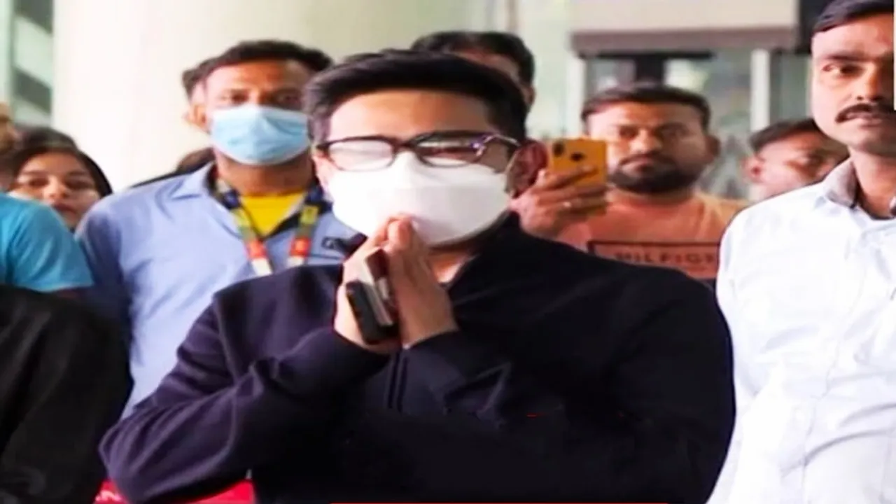 Tmc mp abhisek banerjee reached kolkata in the day of kalipuja