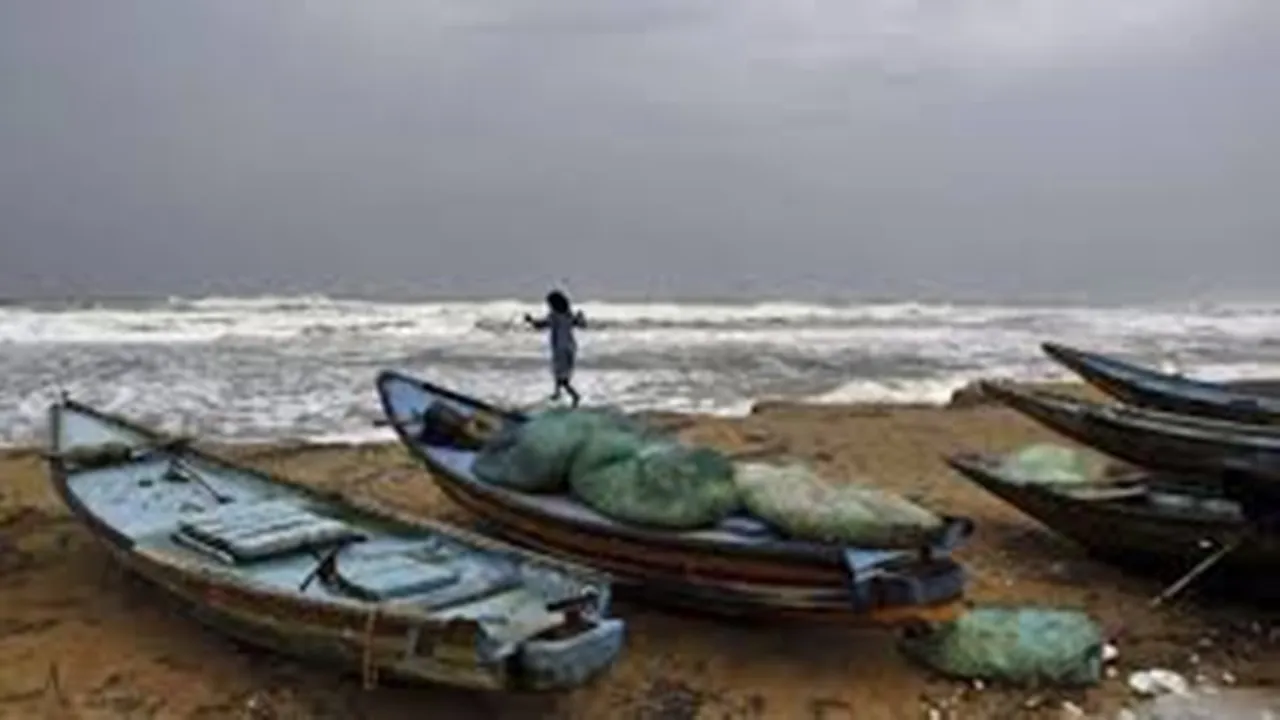 Bangladesh bracing for cyclone Sitrang