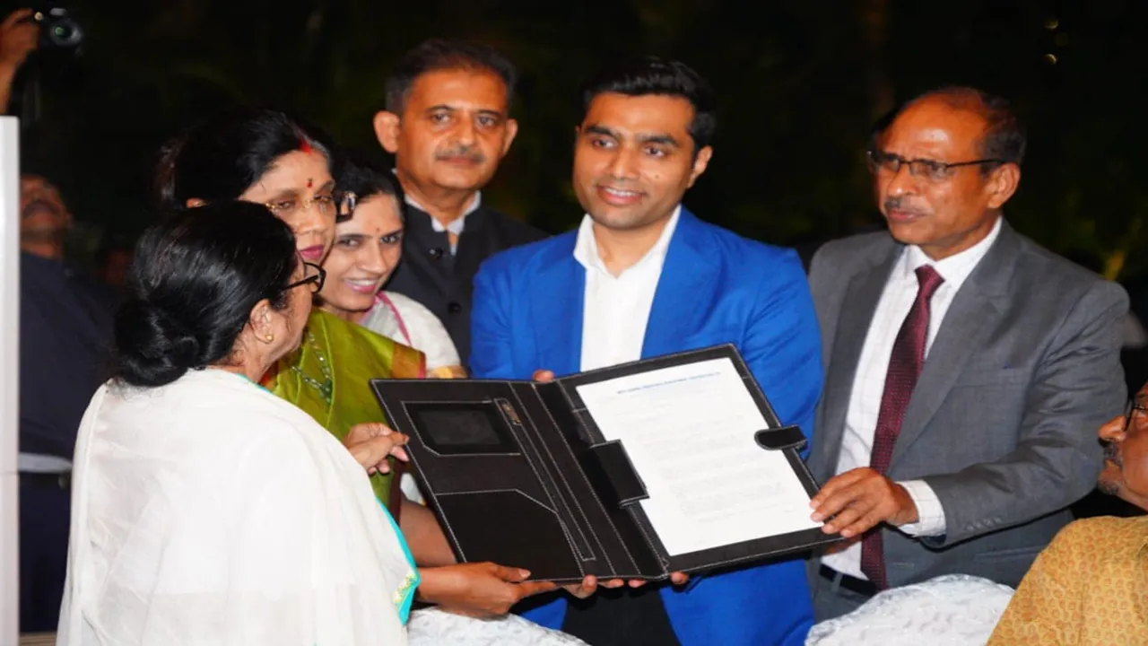mamata banerjee gives approval to adani's for build up tajpur sea port
