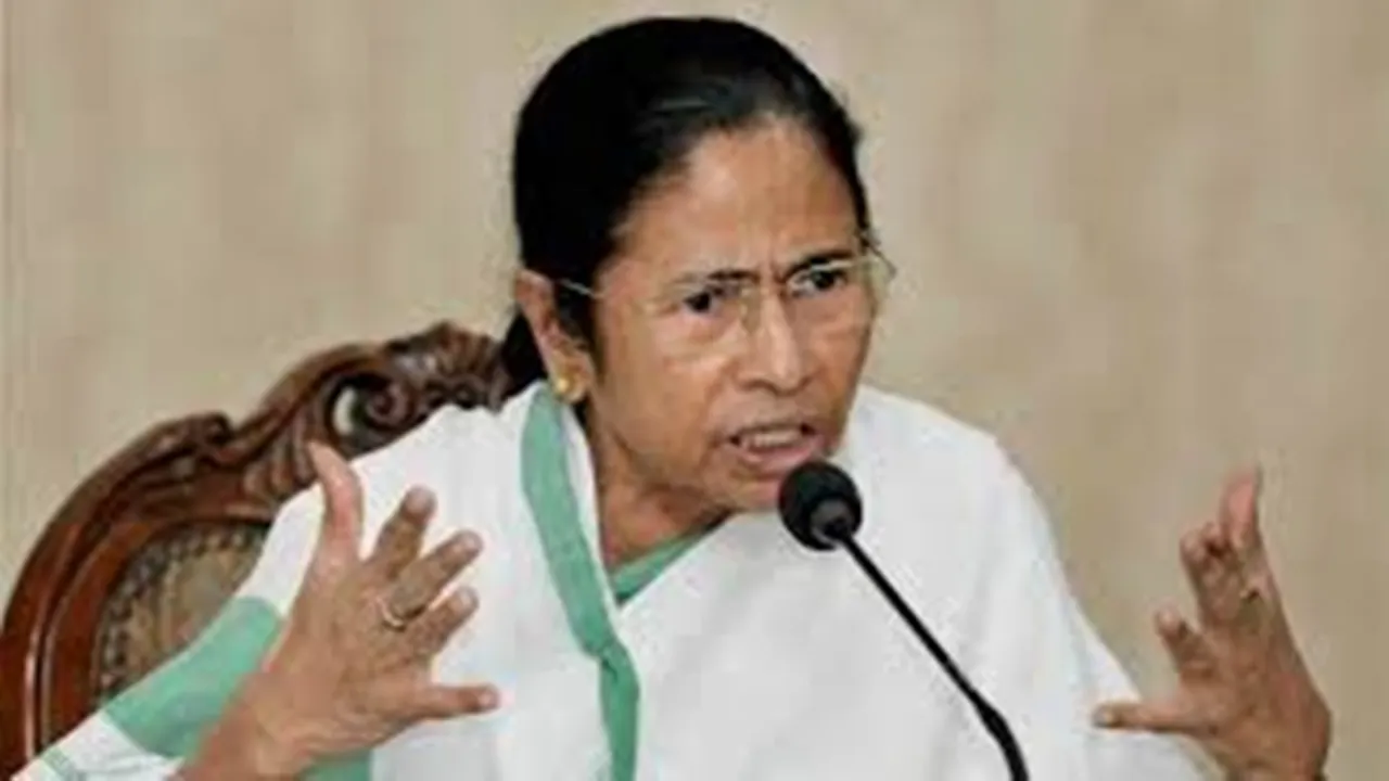 Mamata Banerjee will sit on dharna on 29 and 30 March against deprivation of the Centre, দাবি আদায়ে পুরনো কায়দায় আন্দোলনে মমতা, কেন্দ্রের বিরুদ্ধে ধরনায় মুখ্যমন্ত্রী