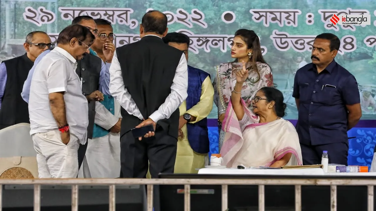mamata banerjee very angry on dm regarding winter dress distribution at hingalganj