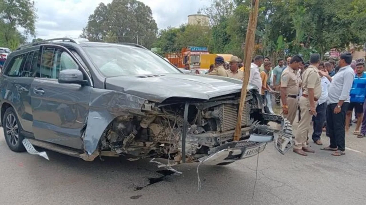 ভয়াবহ দুর্ঘটনায় আহত প্রধানমন্ত্রী নরেন্দ্র মোদীর ভাই-সহ পরিবারের লোকজন, চিকিৎসা হাসপাতালে