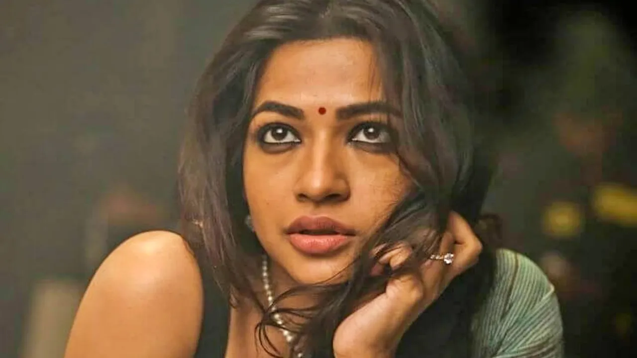 Azmeri Haque Badhon, bangladeshi actress Azmeri Haque Badhon, Azmeri Haque Badhon marriage experience, আজমেরি বাঁধন হক, টলিউডের খবর