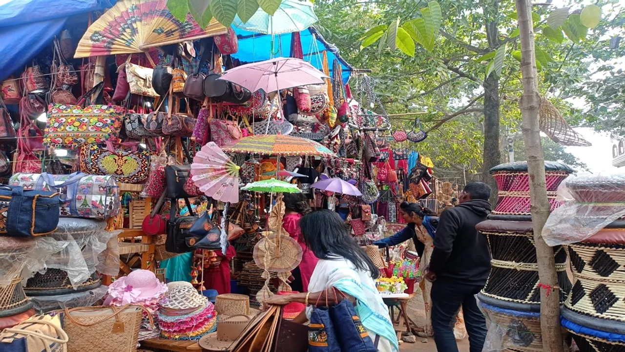poush mela is now bolpur mela businessmen affected by many controversies, আন্তর্জাতিক তকমা গায়েব, শান্তিনিকতনের পৌষ মেলা এখন শুধুই বোলপুর মেলা, বহু বিতর্কে ক্ষতিগ্রস্ত ব্যবসায়ীরা
