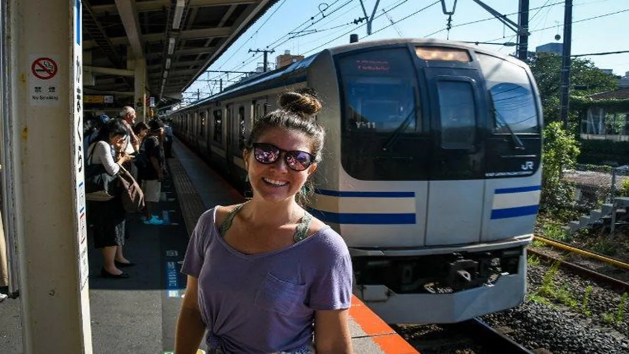 Indian Railways, Indian Railway, Japan Railway, Japan trains, Japan trains are delayed, Japani rail officers ask forgiveness, Delay Certificate for Trains in Japan, Japan, Rail transport, World news