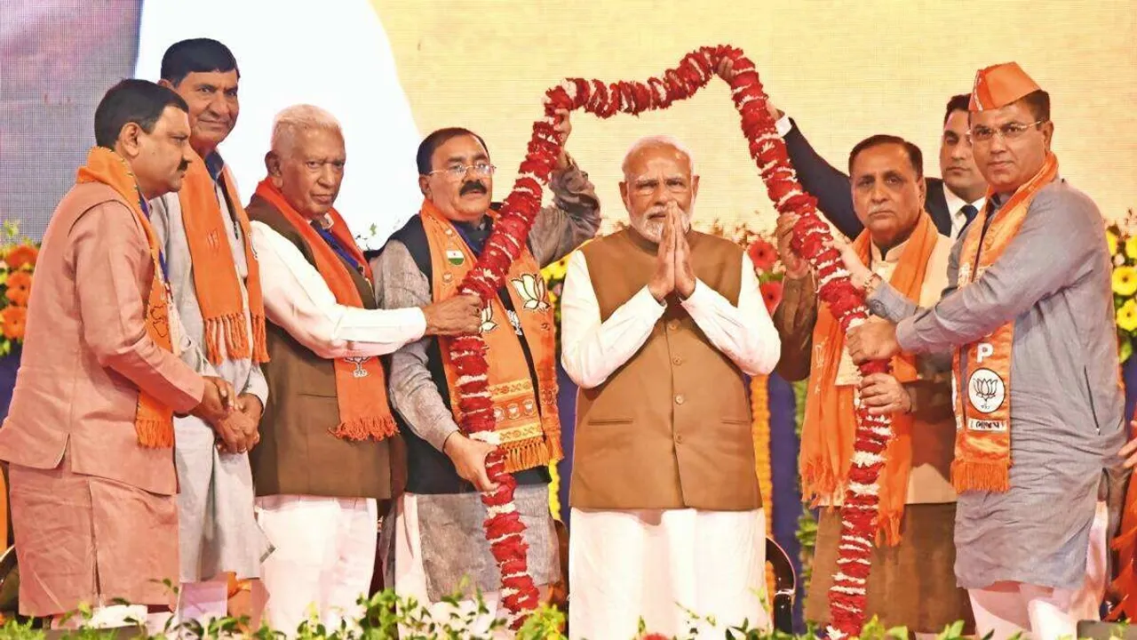 PM Modi, Mallikarjun Kharge, Congress comments Modi, PM Modi Gujarat, Gujarat Elections 2022, Gujarat Modi, Indian Express, Indian Express Gujarat