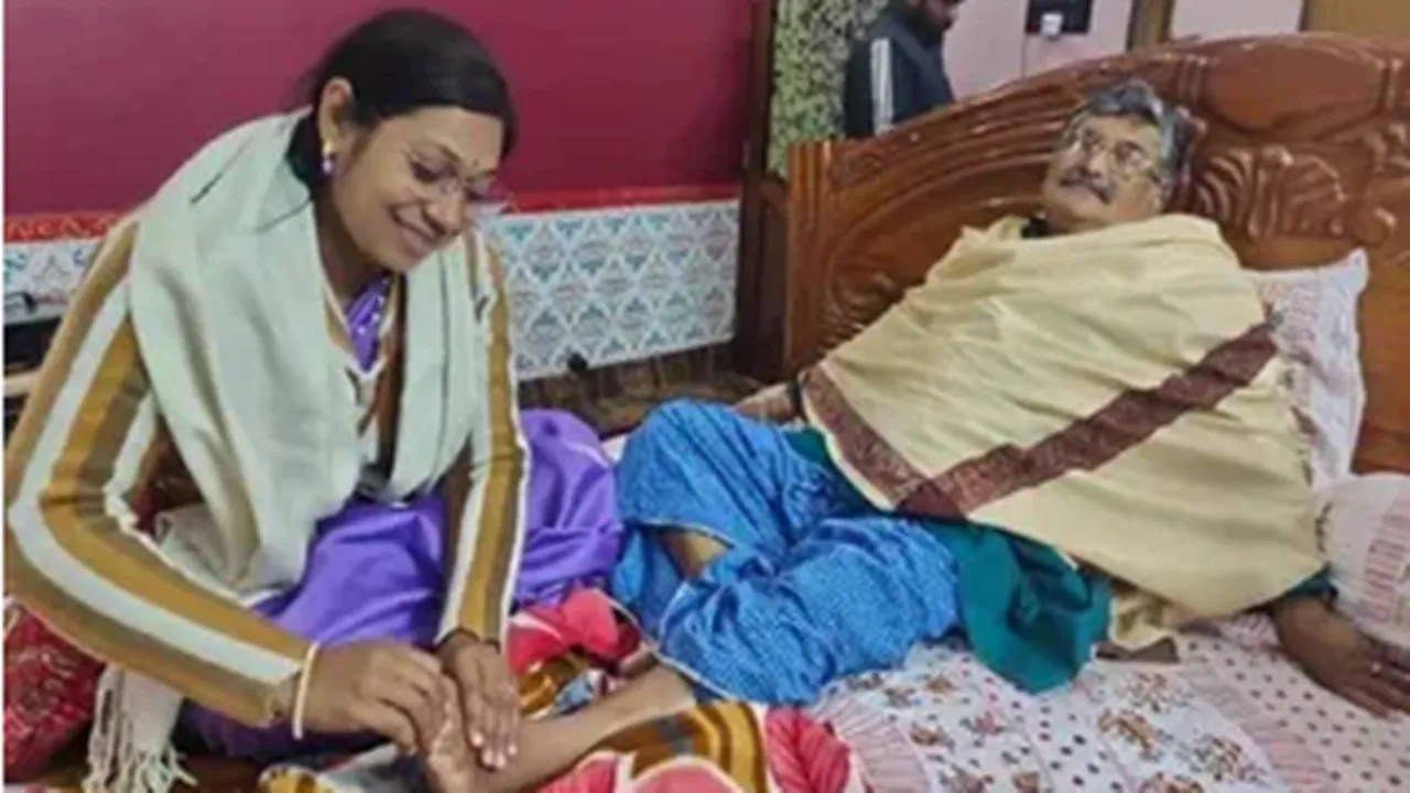Photo of Panchayat member pressing feet on Tmc MLA Asit Majumder goes viral