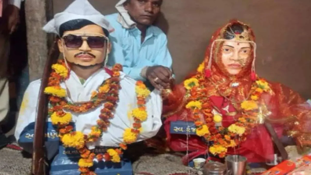 viral video from gujrat, viral shaadi ka video, viral news hindi, viral adda news, uniqe love story, trending news hindi, nbt viral, marne ke baad hue ek, lovers die by suicide, dead lovers got married, News, News in Hindi, Latest News, Headlines