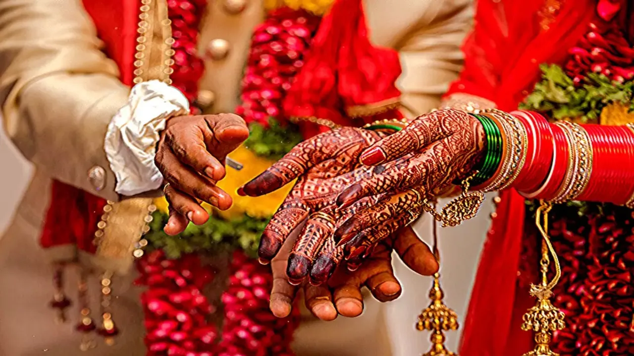 adhya pradesh, marriage, dowry, poster, twitter, viral video