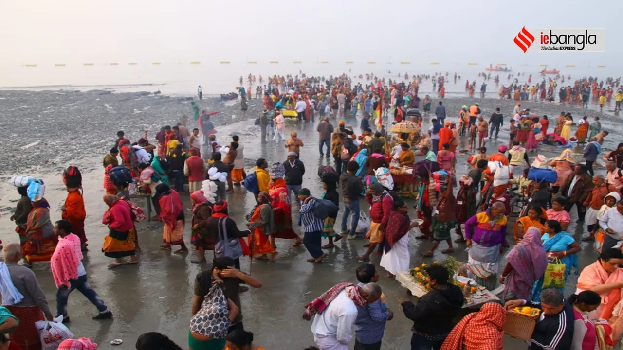 Lakhs of pilgrims are taking a holy bath in Gangasagar for Makar Sankranti
