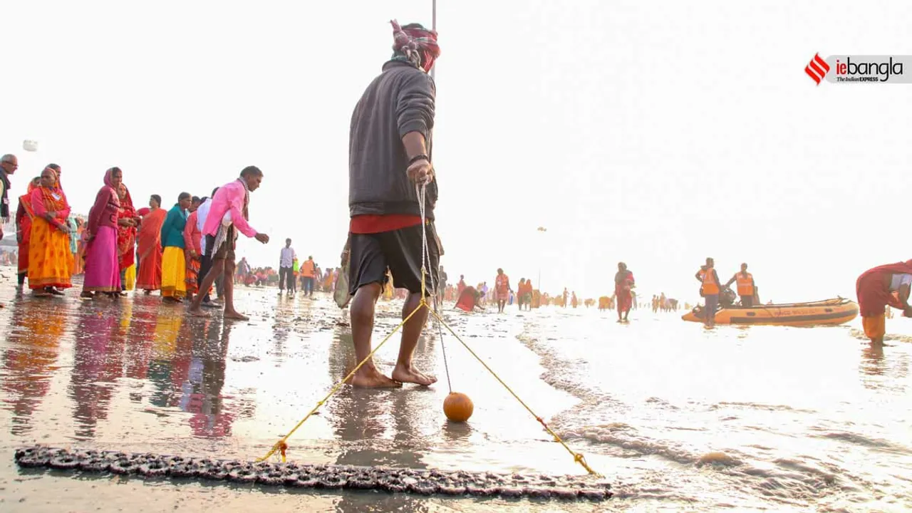 Many people used magnets to collect money from the Gangasagar