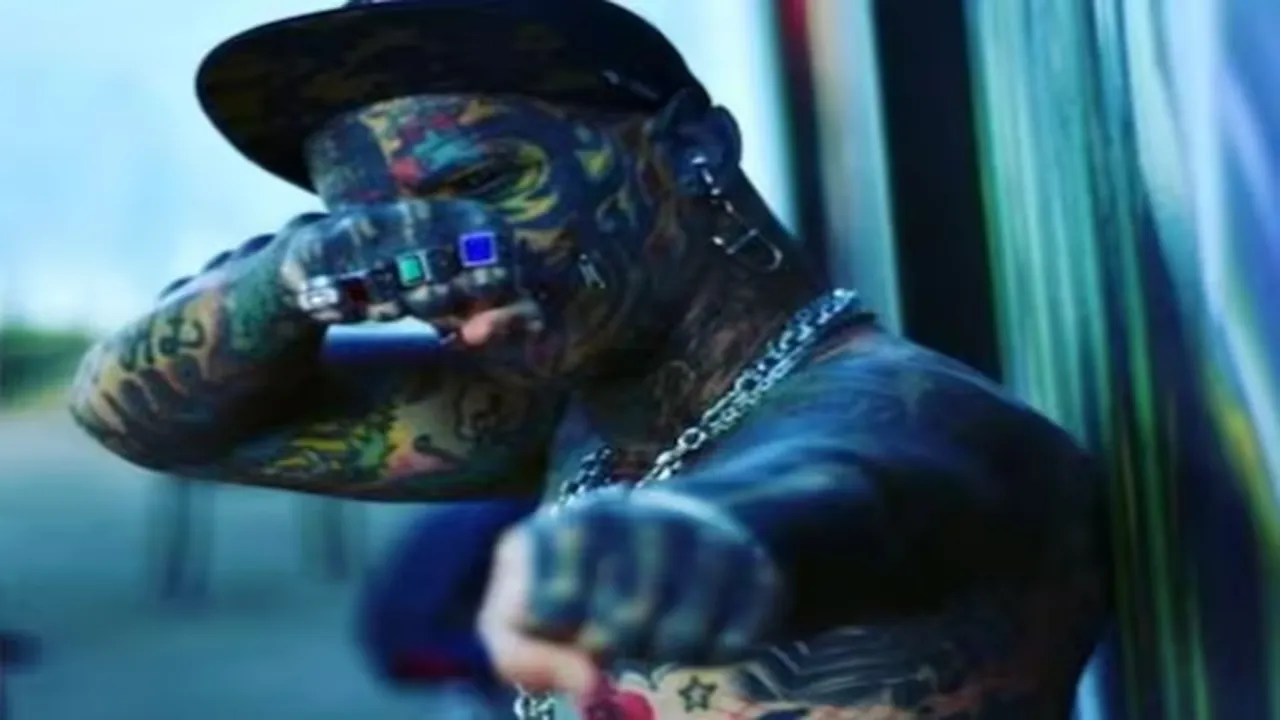 Brazilian born, Marcelo B-boy De Souza Ribeiro, De Souza Ribeiro,split his hands,Ribeiro, most modified man, first person to have surgery to divide his hands,spent $35,000 on tattoos and body modifications, Brazilian man had three operations, Ajab Gajab news, Shocking news, Strange news, Weird news, OMG News, Viral On Social Media, viral On Internet, strange news, bizarre news, bizarre story, amazing news, strange news, interesting news, viral news, trending news, viral, trending, ajeebogarib, hatke news, ajab gajab, zara hatke, khabar hatke, omg video,
