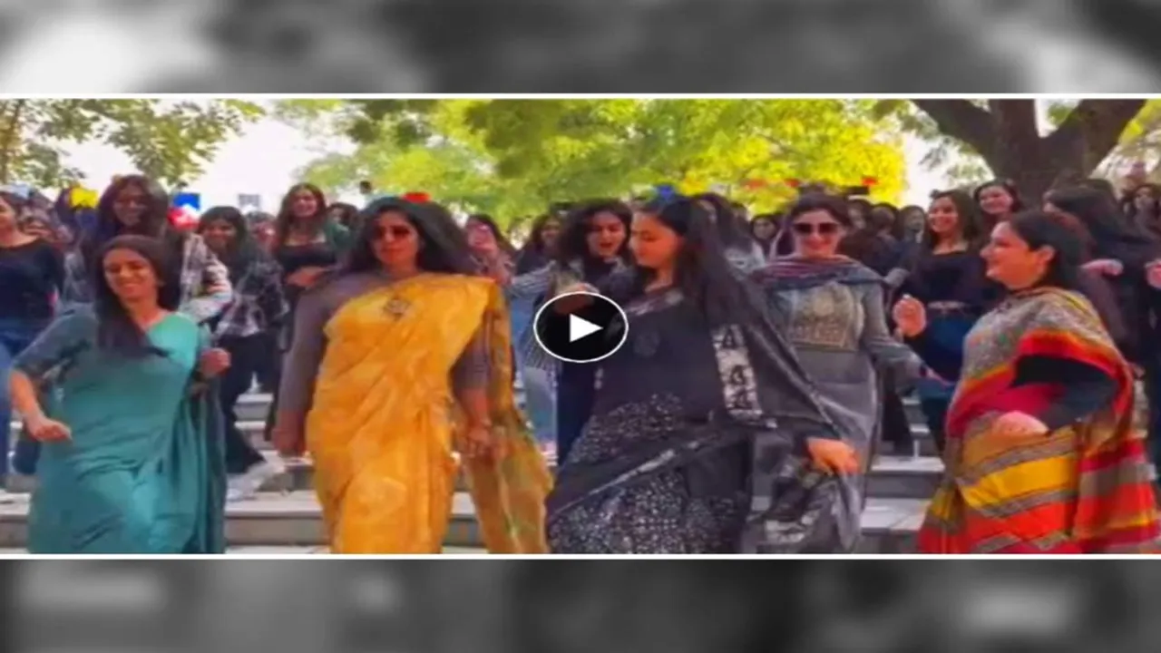 teachers dance to jhoome jo pathan, Shah Rukh Khan, SRK, srk film, SRK movies, jhoome jo pathan, Students, viral video, viral news, delhi university viral video