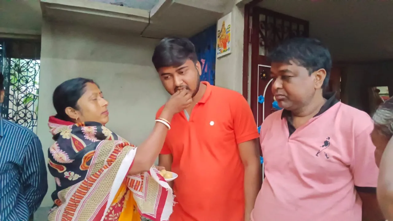 huge success in WBCS exam by son of day labourer