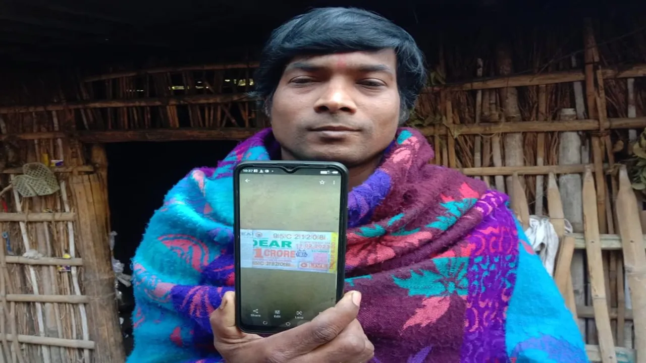 labour in Malda became a millionaire by winning dear lottery