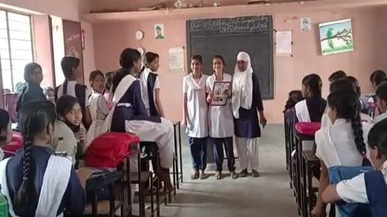 More than three hundred students were taught by only two teachers