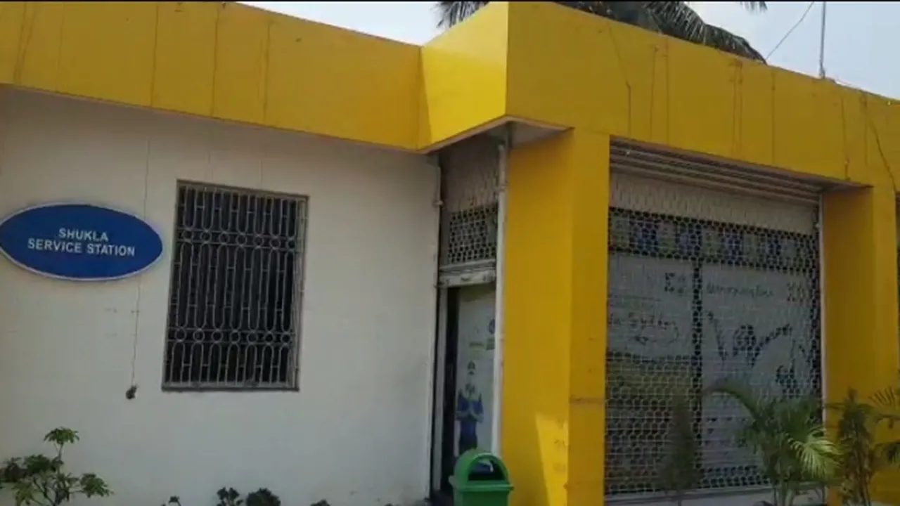 ayan sil abhishek sil imon petrol pump , অয়ন ফাঁসতেই প্রশ্নের মুখে কোটি টাকায় কেনা ছেলে অভিষেকের পেট্রোল পাম্প, আতঙ্কে কর্মীরা