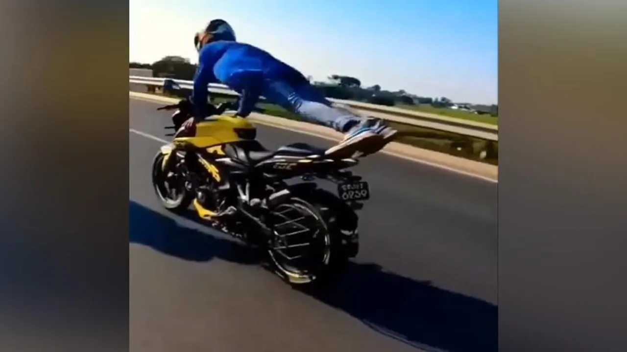 Viral News In Hindi,Viral Video News,Stunt accident,shocking video,स्टंट,man did pushups while moving bike,man did pushups,Bike stunt video,Stunt Goes Wrong,stunt driver,viral stunt videos,बाइक पर पुशअप,Trending Video,zara hatke,ndtv zara hatke videos,news,Social Media,Entertainment News In Hindi,Tv News And Gossip,Amazing Video,hilarious video,Push-Up Challenge,push-up exercises,push-up workout myths,push-ups benefits,push-ups and weight loss,push-ups benefits,push-ups variations,push-ups