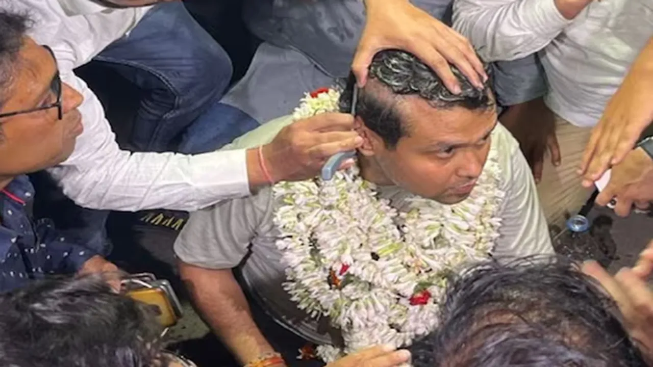 Kaustav Bagchi challenged Mamata Banerjee by shaving his head out of the court , আদালত থেকে বেরিয়ে ন্যাড়া হয়ে মমতাকে হুঁশিয়ারি কৌস্তভ বাগচীর